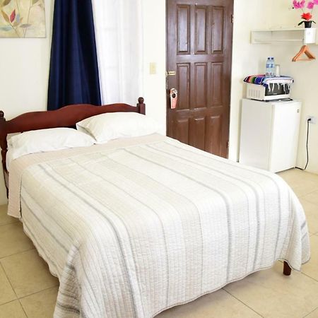 Bella Sombra Guest House Downtown Belize City Eksteriør billede