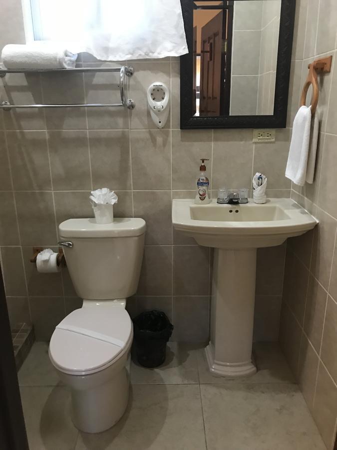 Bella Sombra Guest House Downtown Belize City Eksteriør billede